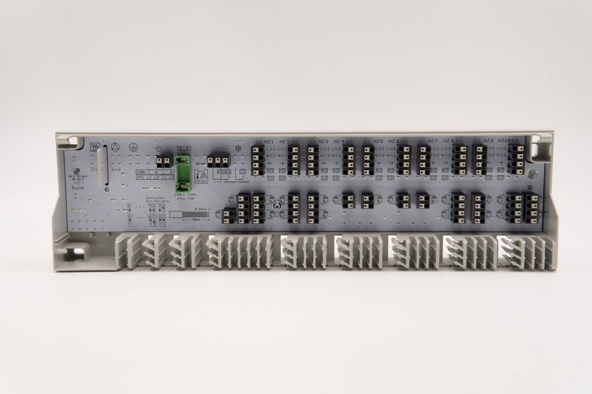 Haustherm Yerden Isıtma Zon Kontrol Ünitesi 10 Zon — 230 V, Pompa Kontrollü